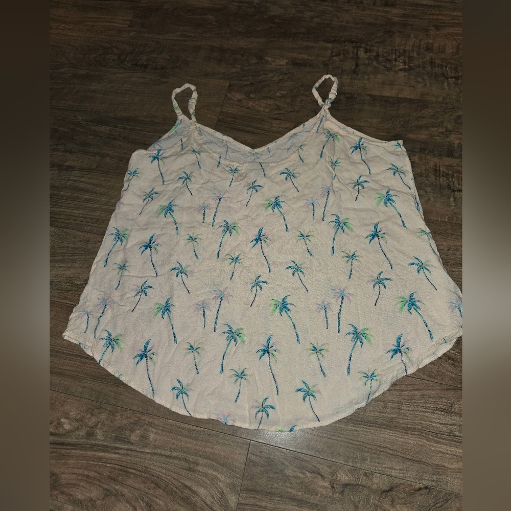 Torrid Tank Tops - Picture 3 of 7